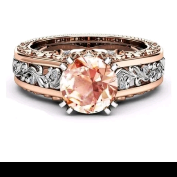 Ring - Picture 3 of 4